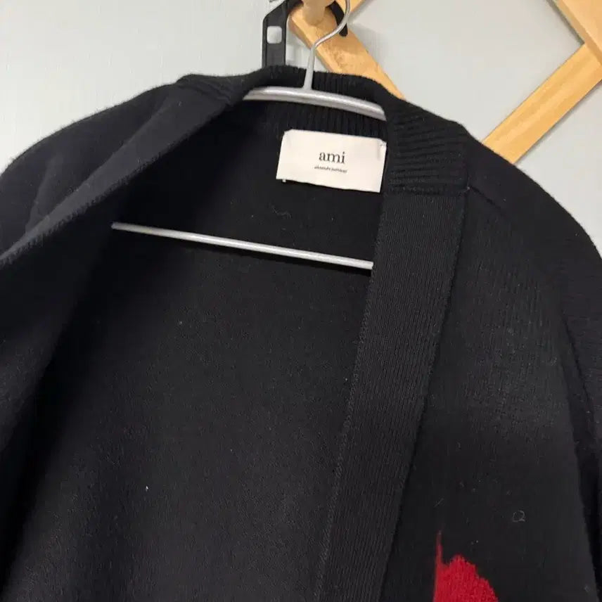 [BUNJANG] 아미 25FW 남성 빅 하트로고 울 가디건 블랙 UKC367 018 00 / 아미 25FW 남성 빅 하트로고 울 가디건 블랙 UKC367 018 00