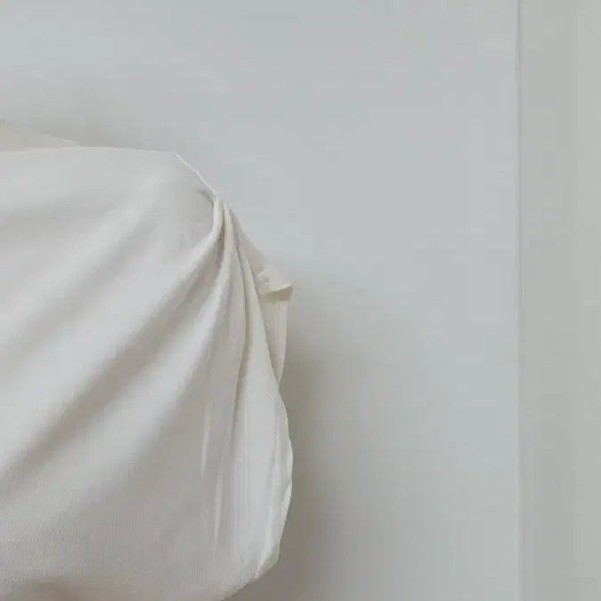 [BUNJANG] White Off-Shoulder Ruched Short-Sleeve Top / 허리라인 오프숄드 셔링 반팔