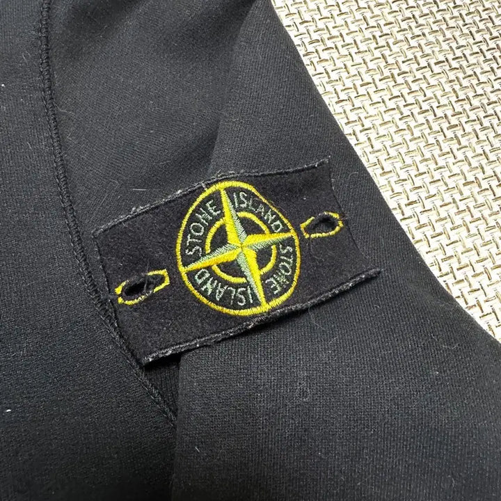 [BUNJANG] Stone Island Black Sweatshirt L / [L/당일배송] 스톤아일랜드 블랙 맨투맨