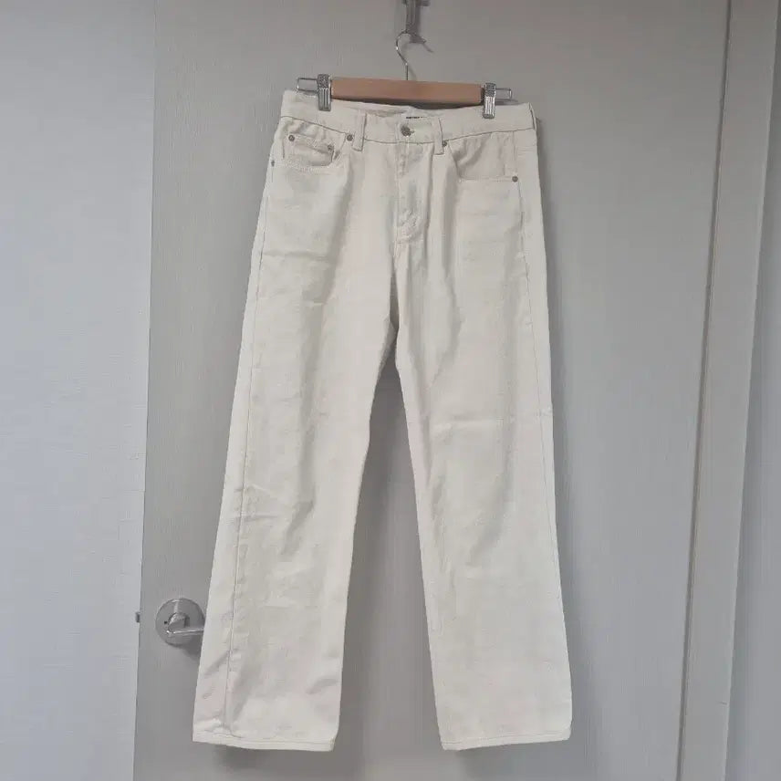 [SOLD OUT] 크림색 세미와이드 데님 30인치(이쁨)