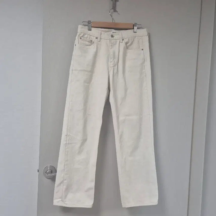 [SOLD OUT] 크림색 세미와이드 데님 30인치(이쁨)