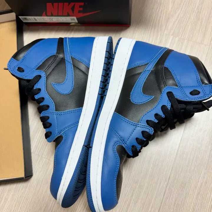 [BUNJANG] Nike Air Jordan 1 Dark Marina Blue Sneakers / 나이키 에어 조던 1 다크마리나블루 280