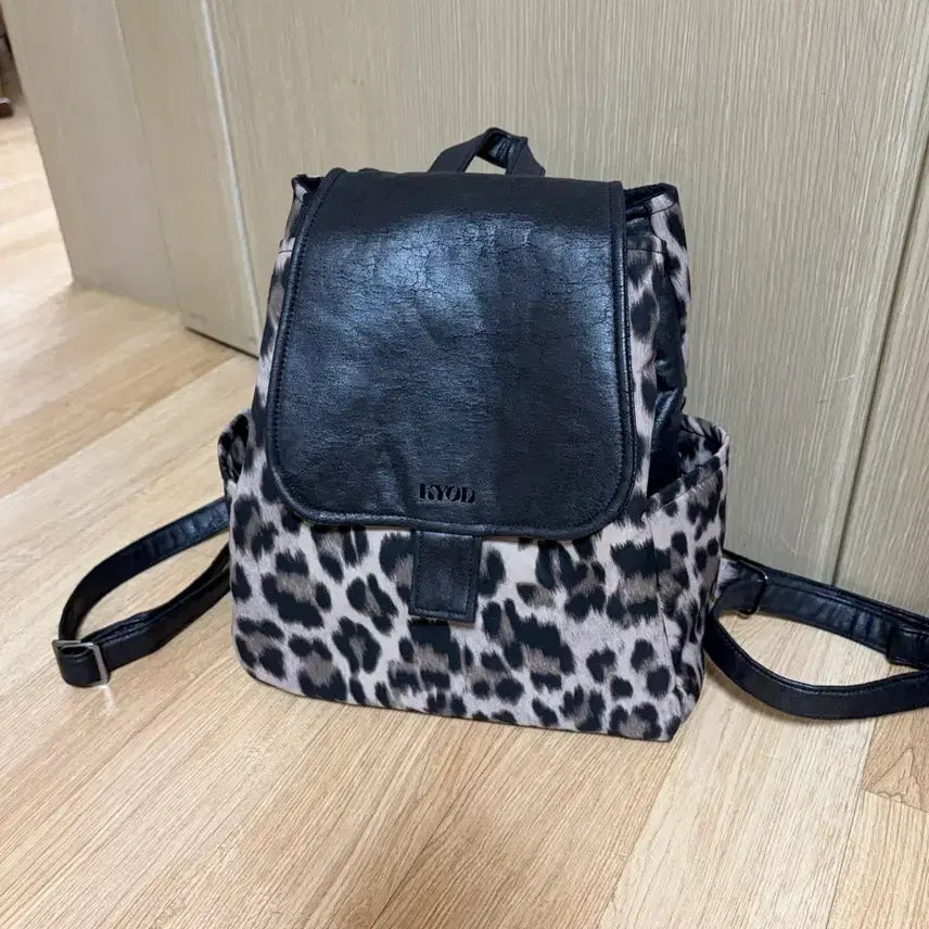 [BUNJANG] Leopard Print Backpack / 레오파드 백팩