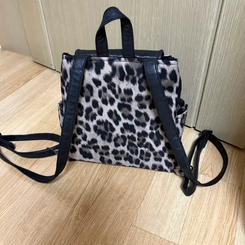[BUNJANG] Leopard Print Backpack / 레오파드 백팩
