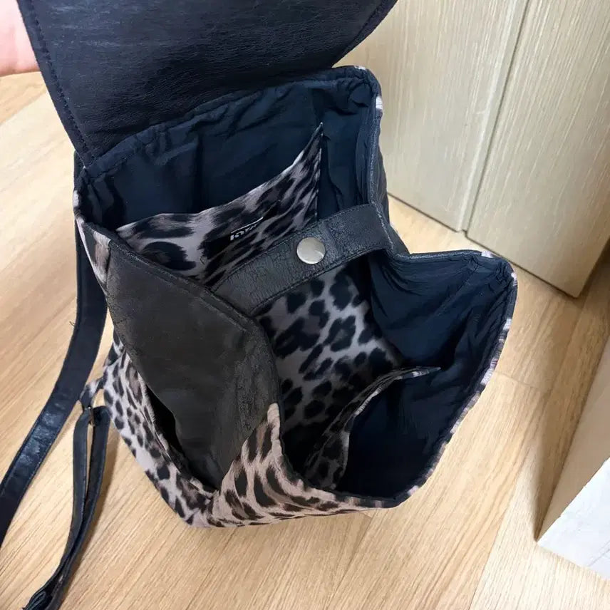 [BUNJANG] Leopard Print Backpack / 레오파드 백팩