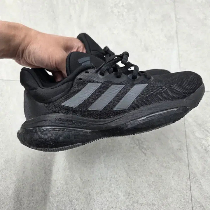 [SOLD OUT] 아디다스 솔라글라이드6 올블랙 260mm 러닝화 워킹화 상태좋음