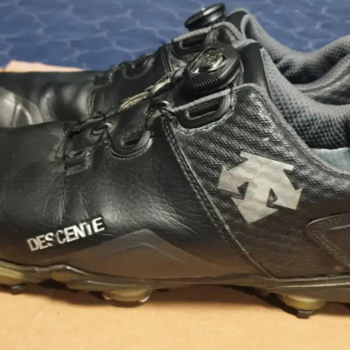 [BUNJANG] Descente Golf Boa Dial Spike Golf Shoes (Black, 265) / (단종매물) 데상트골프 보아다이얼 스파이크 골프화 블랙 (265)