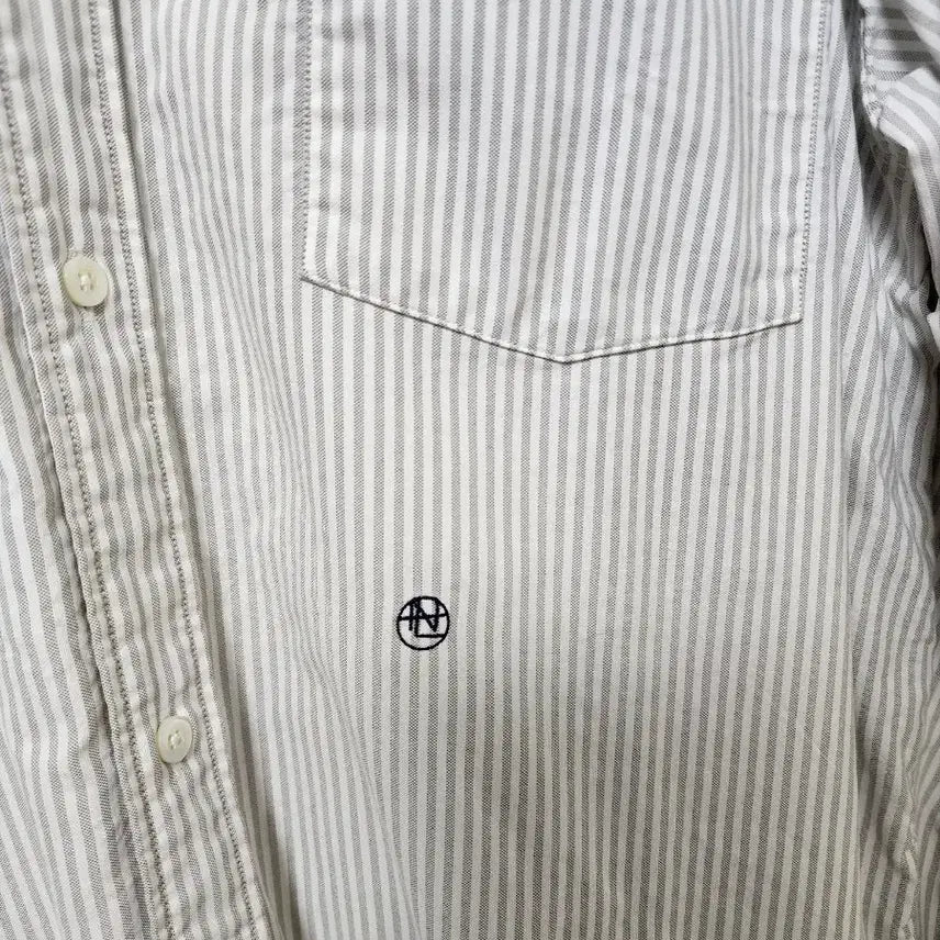 [SOLD OUT] 나나미카 버튼 다운 윈드 셔츠 그레이 스트라이프 XL