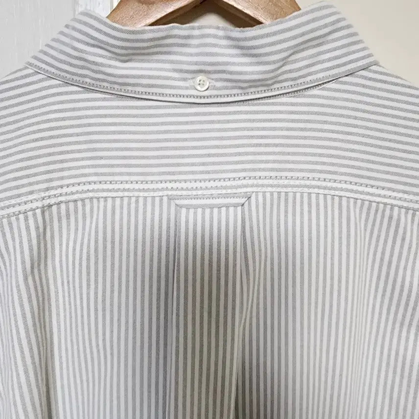 [SOLD OUT] 나나미카 버튼 다운 윈드 셔츠 그레이 스트라이프 XL