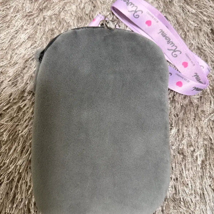 [SOLD OUT] [미사용] 산리오 쿠로미 스트랩 핸드폰 파우치