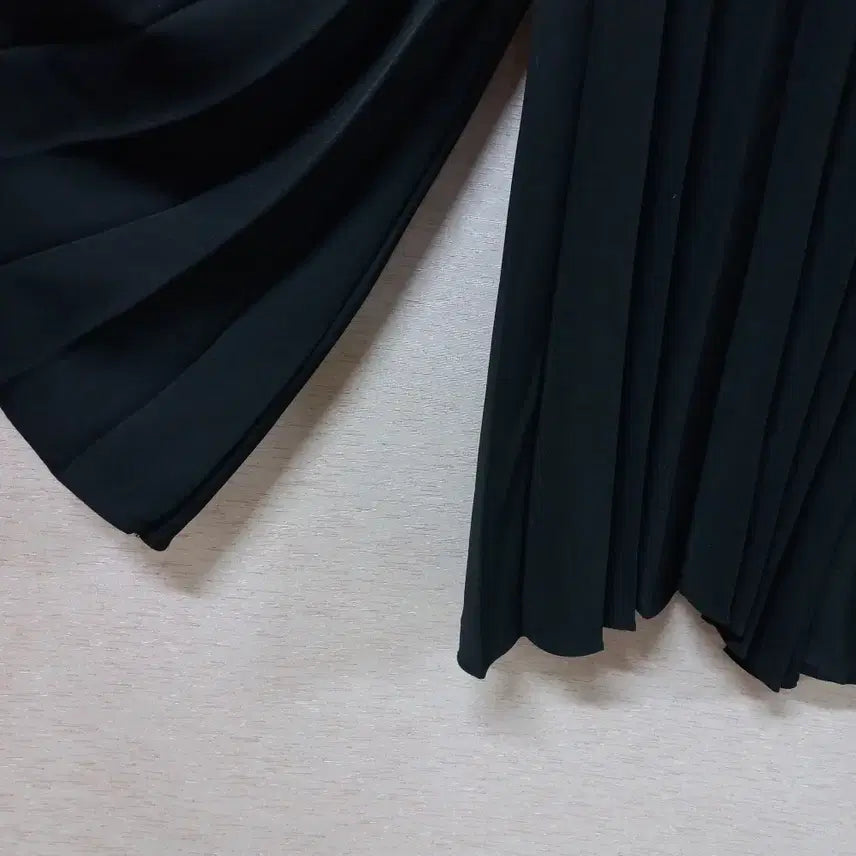 [BUNJANG] Black Pleated Pants (Women&