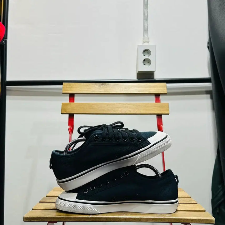 [SOLD OUT] 250) 아디다스 운동화 남녀공용 신발 니짜 트레포일 블랙