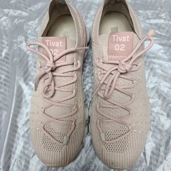[BUNJANG] Ballop Tibat 02 Pink Sneakers / 채/밸롭 티바트 02 핑크 운동화 240