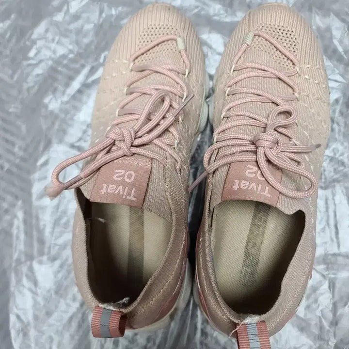 [BUNJANG] Ballop Tibat 02 Pink Sneakers / 채/밸롭 티바트 02 핑크 운동화 240