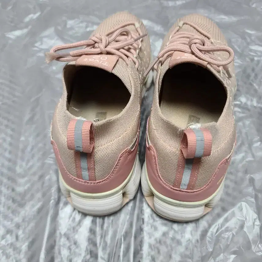 [BUNJANG] Ballop Tibat 02 Pink Sneakers / 채/밸롭 티바트 02 핑크 운동화 240