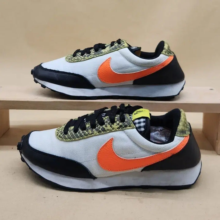 [BUNJANG] Nike Daybreak Total Orange Sneakers 245 / 나이키 데이브레이크 토탈오렌지 운동화245
