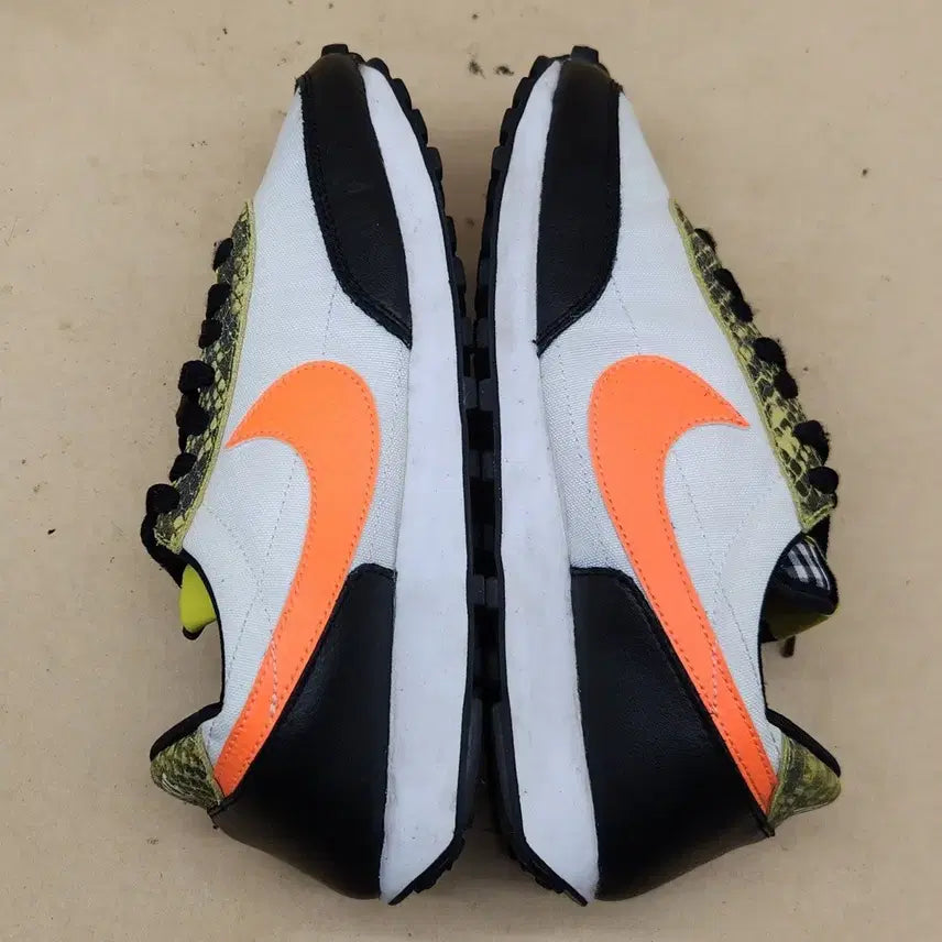 [BUNJANG] Nike Daybreak Total Orange Sneakers 245 / 나이키 데이브레이크 토탈오렌지 운동화245