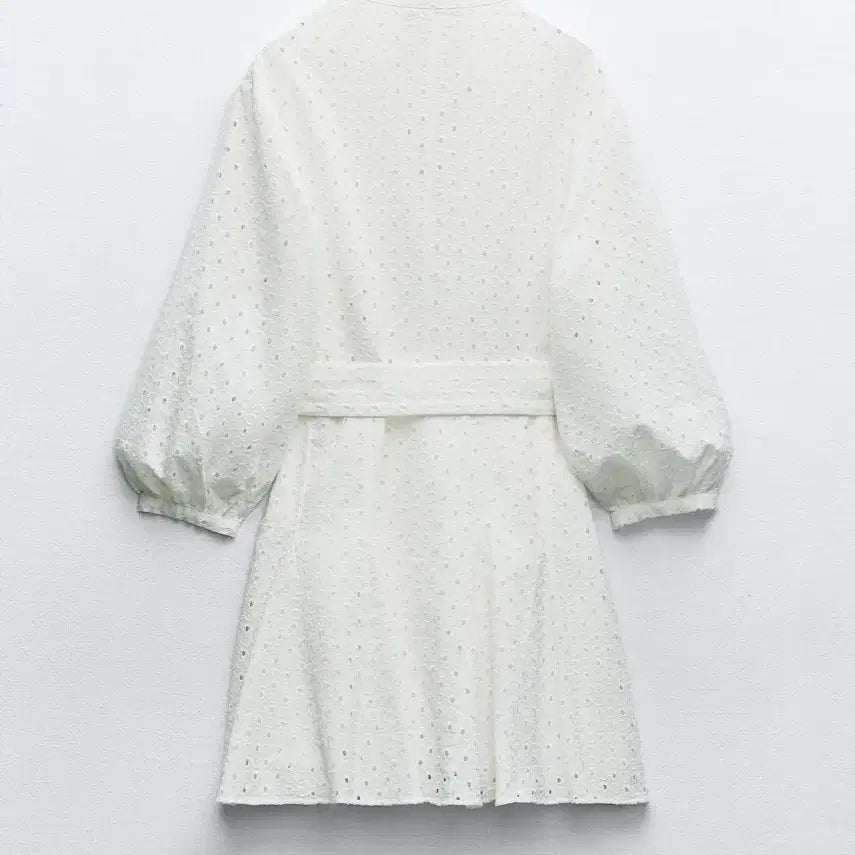 [BUNJANG] ZARA Eyelet Embroidered Mini Dress / ZARA 자라 아일렛 자수 원피스