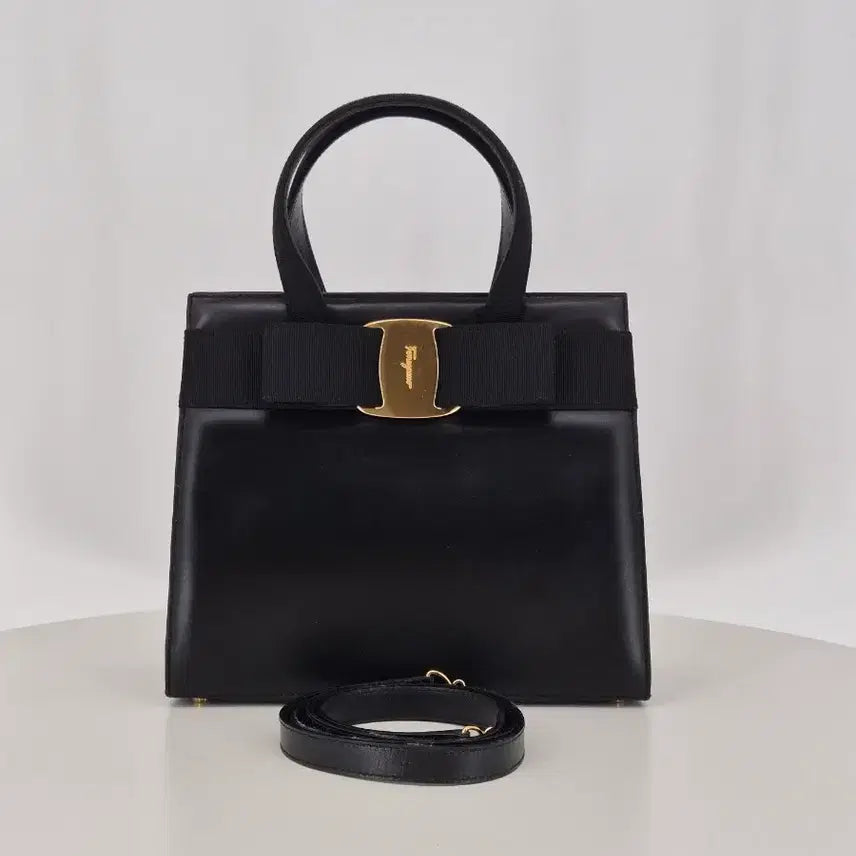 [BUNJANG] Ferragamo Vara Ribbon Top Handle 2-way Shoulder Bag / 페레가모 바라 리본 탑핸들 2way 숄더백