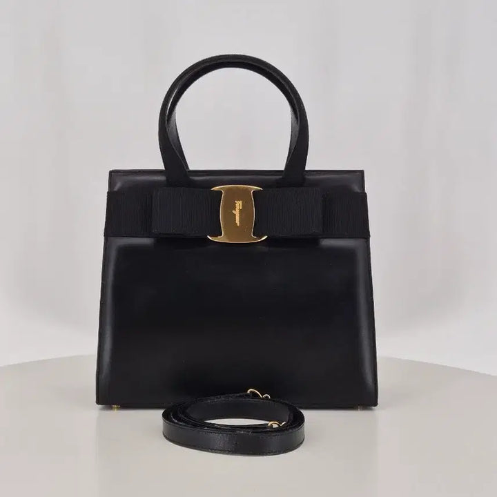 [BUNJANG] Ferragamo Vara Ribbon Top Handle 2-way Shoulder Bag / 페레가모 바라 리본 탑핸들 2way 숄더백
