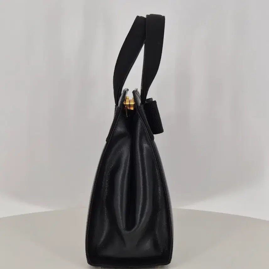 [BUNJANG] Ferragamo Vara Ribbon Top Handle 2-way Shoulder Bag / 페레가모 바라 리본 탑핸들 2way 숄더백