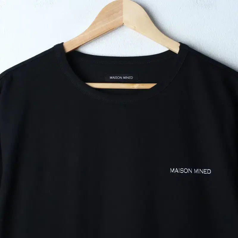 [BUNJANG] Maison Mineed Small Logo Black T-shirt / (L-2XL) 메종미네드 반팔 티셔츠 스몰로고 블랙 박시-182F3