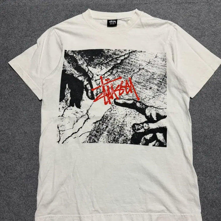 [SOLD OUT] 스투시 화이트 반팔 티셔츠 s