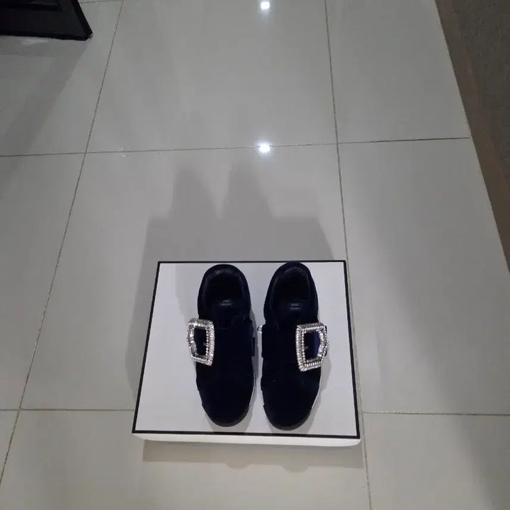 [BUNJANG] Suecomma Bonnie Cubic Belt Sneakers Navy / 슈콤마보닌 큐빅 벨트 스니커즈 네이비