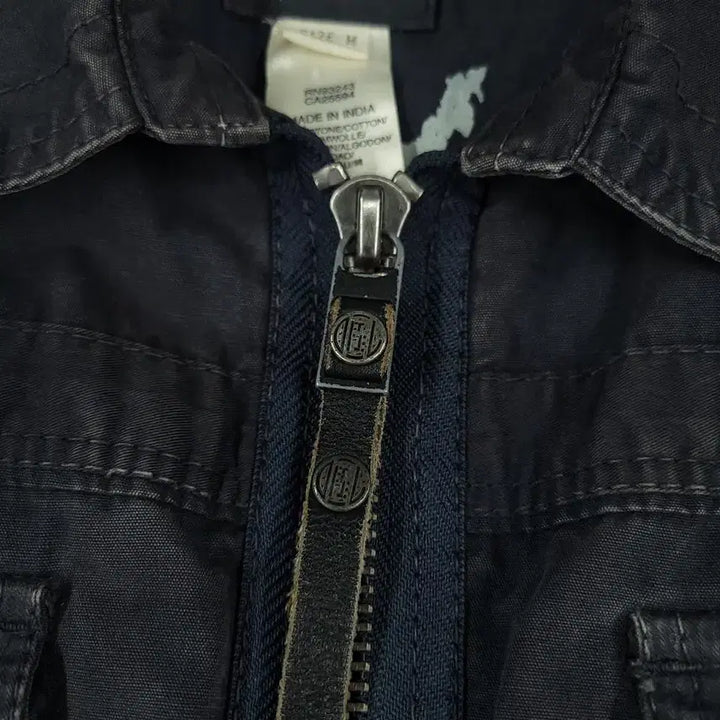 [SOLD OUT] DIESEL 디젤 블루 팬더스 흑청워싱 어깨견장 포포켓 밀리터리 펑크 사