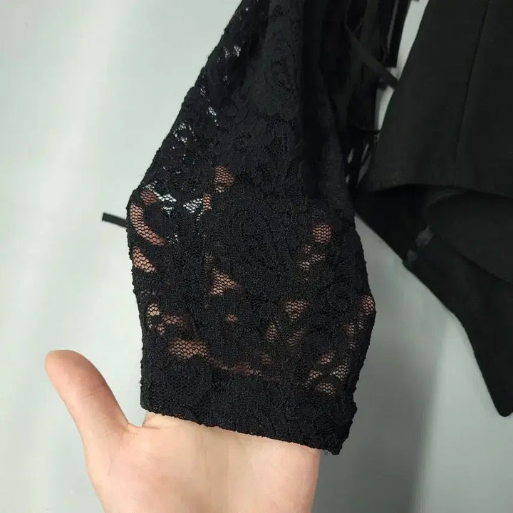 [BUNJANG] EGOIST Black 펀칭 Asymmetric Lace Fringe Top / EGOIST 에고이스트 블랙 펀칭 언발란스 레이스 프린지 고딕 고스 페미
