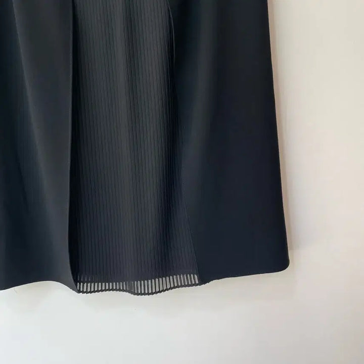 [BUNJANG] GBOTTICELLI Black Skirt / GBOTTICELLI 블랙 스커트 65