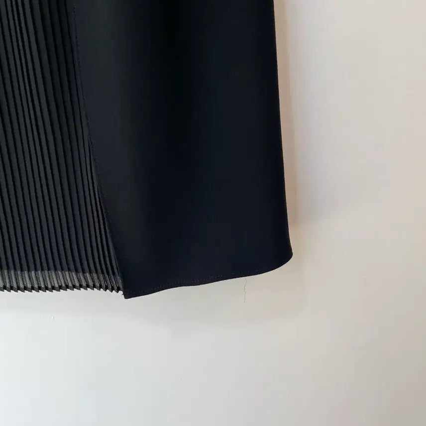 [BUNJANG] GBOTTICELLI Black Skirt / GBOTTICELLI 블랙 스커트 65