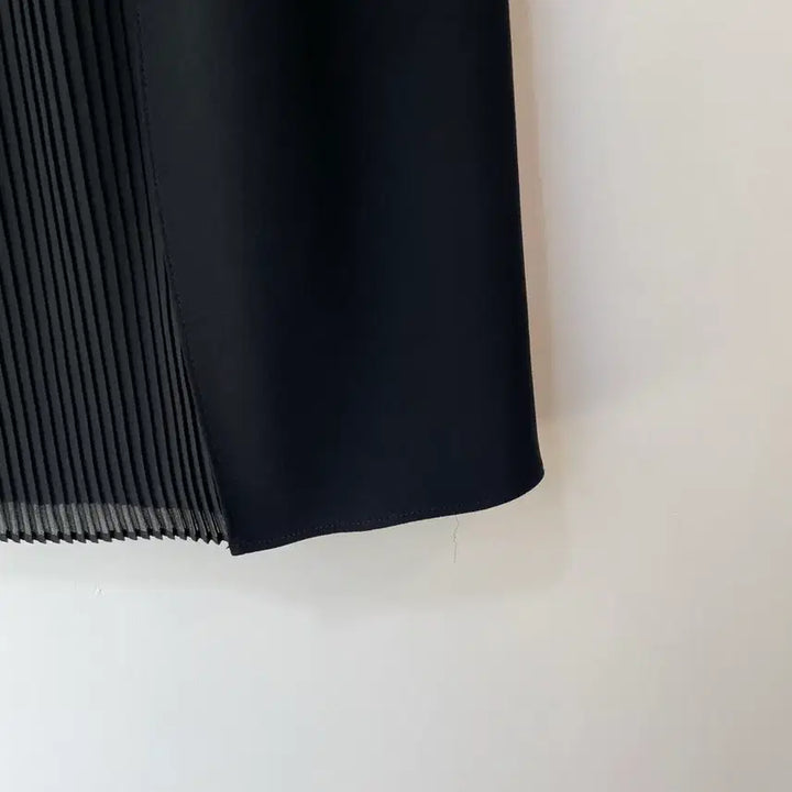 [BUNJANG] GBOTTICELLI Black Skirt / GBOTTICELLI 블랙 스커트 65