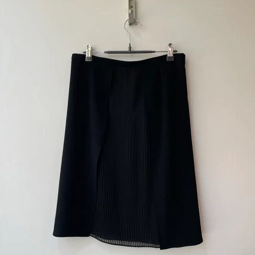 [BUNJANG] GBOTTICELLI Black Skirt / GBOTTICELLI 블랙 스커트 65