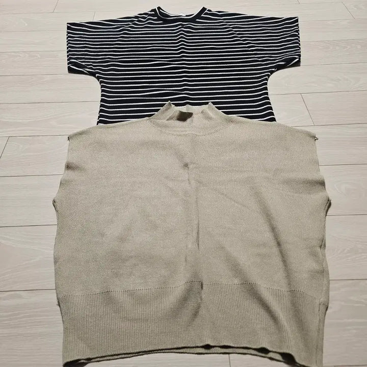 [BUNJANG] Unbranded Knit Vest &amp; Striped T-shirt Set / 니트 베스트 + 스트라이프 티셔츠 세트 55 사이즈 2벌