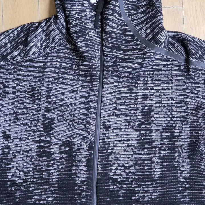 [BUNJANG] Adidas ZNE Pulse Knit Hooded Zip-up / 아디다스 ZNE 펄스 니트 후드집업 95사이즈 거의새옷