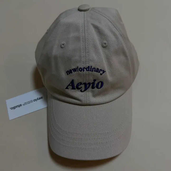 [BUNJANG] AEYIO Studio Beige Ball Cap / 에이와이오 스튜디오 볼캡 베이지 새상품