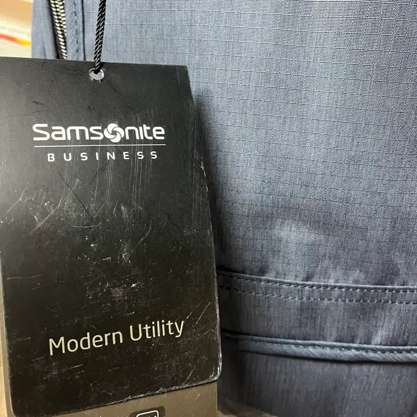 [BUNJANG] Samsonite Modern Utility Backpack Navy / 샘소나이트 모던 유틸리티 백팩 네이비