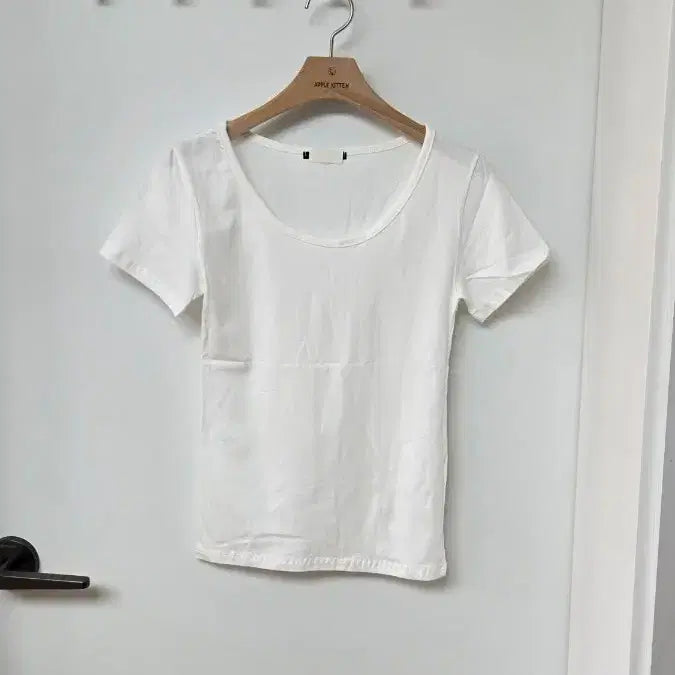 [SOLD OUT] 화이트 라운드 반팔