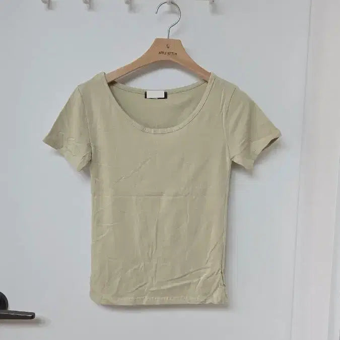 [BUNJANG] Light Green Round Neck T-shirt / 연그린 라운드 반팔