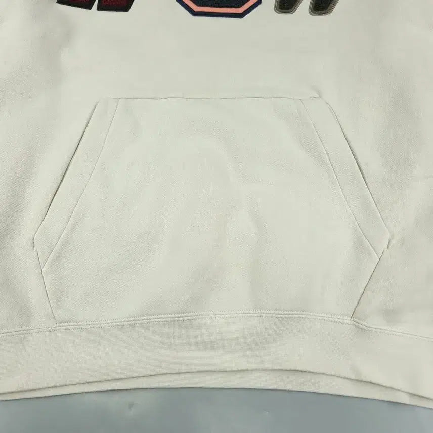 [BUNJANG] Nike Ivory Multi-color NSW Spellout Big Boucle Logo Sweatshirt / 나이키 아이보리톤 멀티컬러 NSW 스펠아웃 빅 부클로고 기모 코튼블렌드