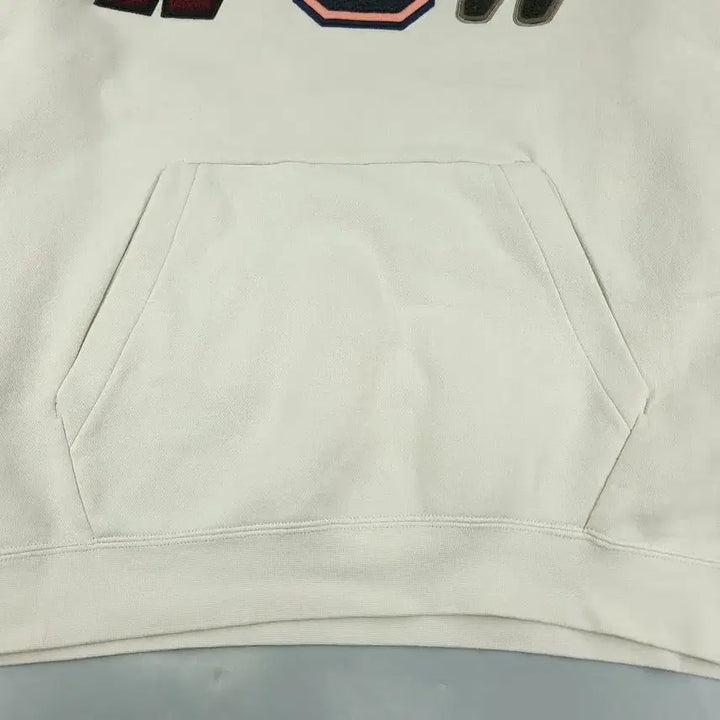 [BUNJANG] Nike Ivory Multi-color NSW Spellout Big Boucle Logo Sweatshirt / 나이키 아이보리톤 멀티컬러 NSW 스펠아웃 빅 부클로고 기모 코튼블렌드