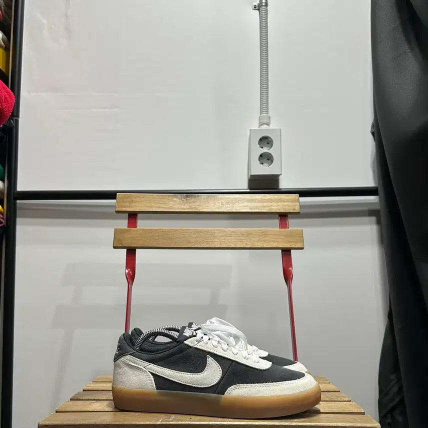 [SOLD OUT] 250) 나이키 운동화 남녀공용 신발 킬샷 OG 블랙 스니커즈