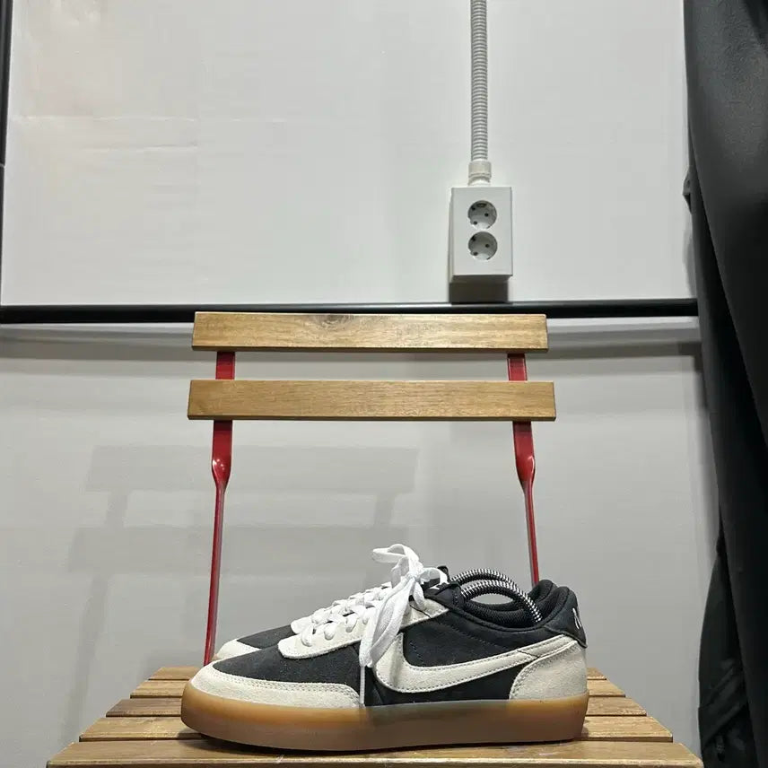 [SOLD OUT] 250) 나이키 운동화 남녀공용 신발 킬샷 OG 블랙 스니커즈