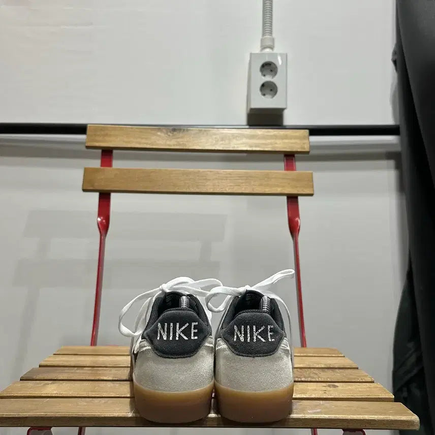 [SOLD OUT] 250) 나이키 운동화 남녀공용 신발 킬샷 OG 블랙 스니커즈