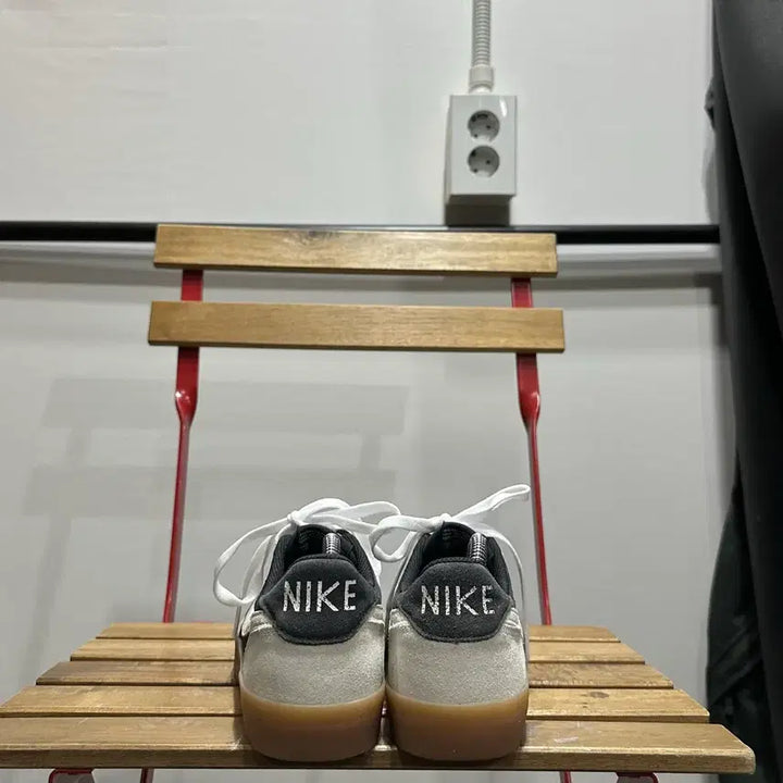 [SOLD OUT] 250) 나이키 운동화 남녀공용 신발 킬샷 OG 블랙 스니커즈