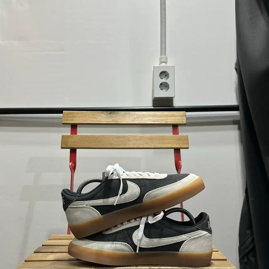 [SOLD OUT] 250) 나이키 운동화 남녀공용 신발 킬샷 OG 블랙 스니커즈