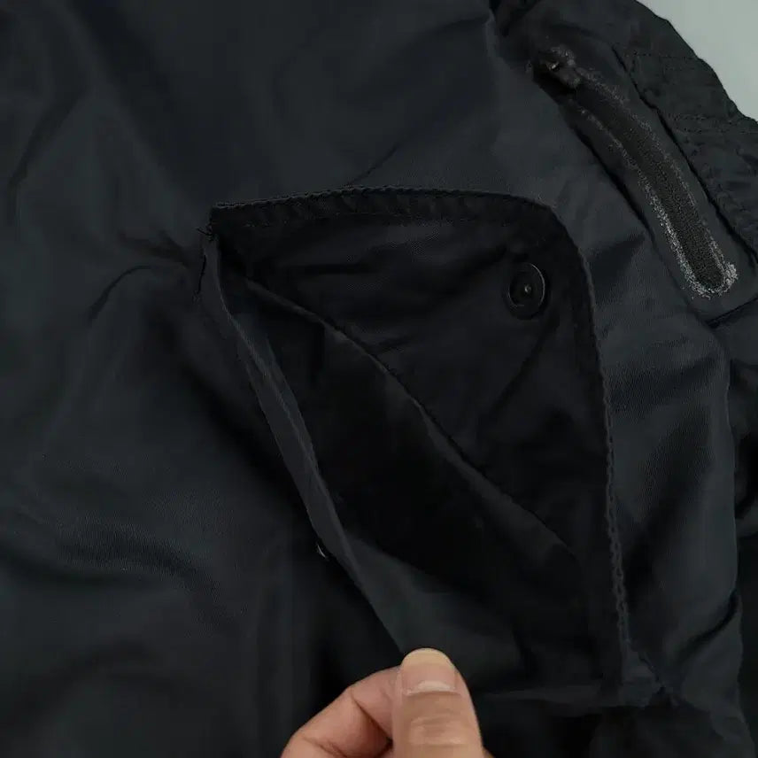 [BUNJANG] Nike Black Arm Pocket Inner Dot Pattern Padded MA-1 Bomber Jacket - L / 나이키 블랙 암포켓 이너도트패턴 폴리필 패디드 항공점퍼 마원 MA1 L