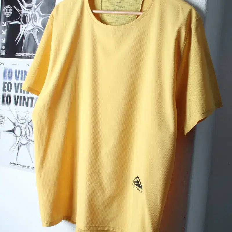 [BUNJANG] Nike Functional Yellow Woven T-shirt / (2XL) 나이키 반팔 티셔츠 빅사이즈 기능성 노랑 우븐-182FF