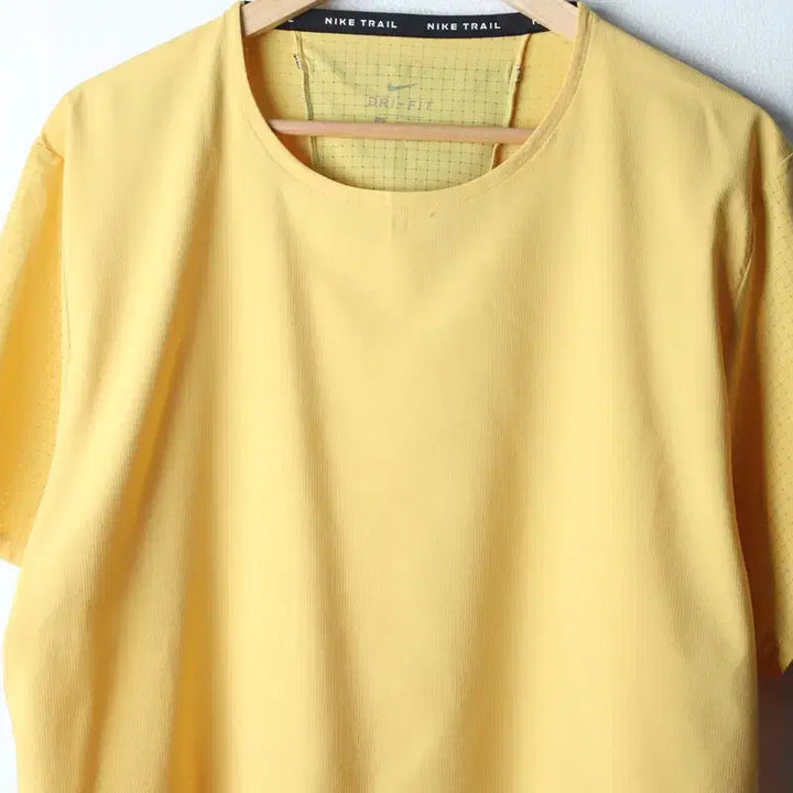 [BUNJANG] Nike Functional Yellow Woven T-shirt / (2XL) 나이키 반팔 티셔츠 빅사이즈 기능성 노랑 우븐-182FF